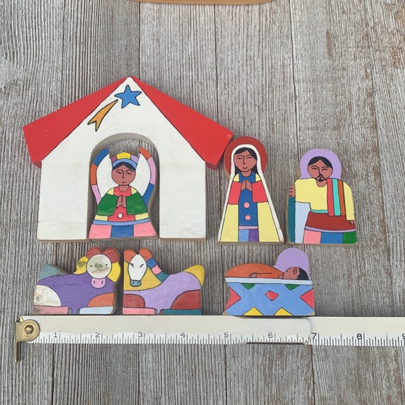 Wood nativity scene 8 piece - Picture 10 of 16